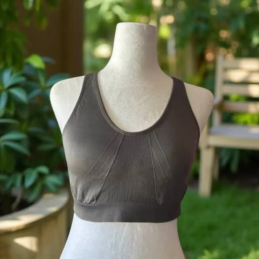 SPORTS BRA - Picture 1 of 2